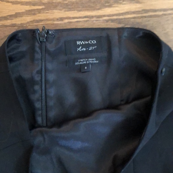 Pencil skirt - Picture 3 of 6